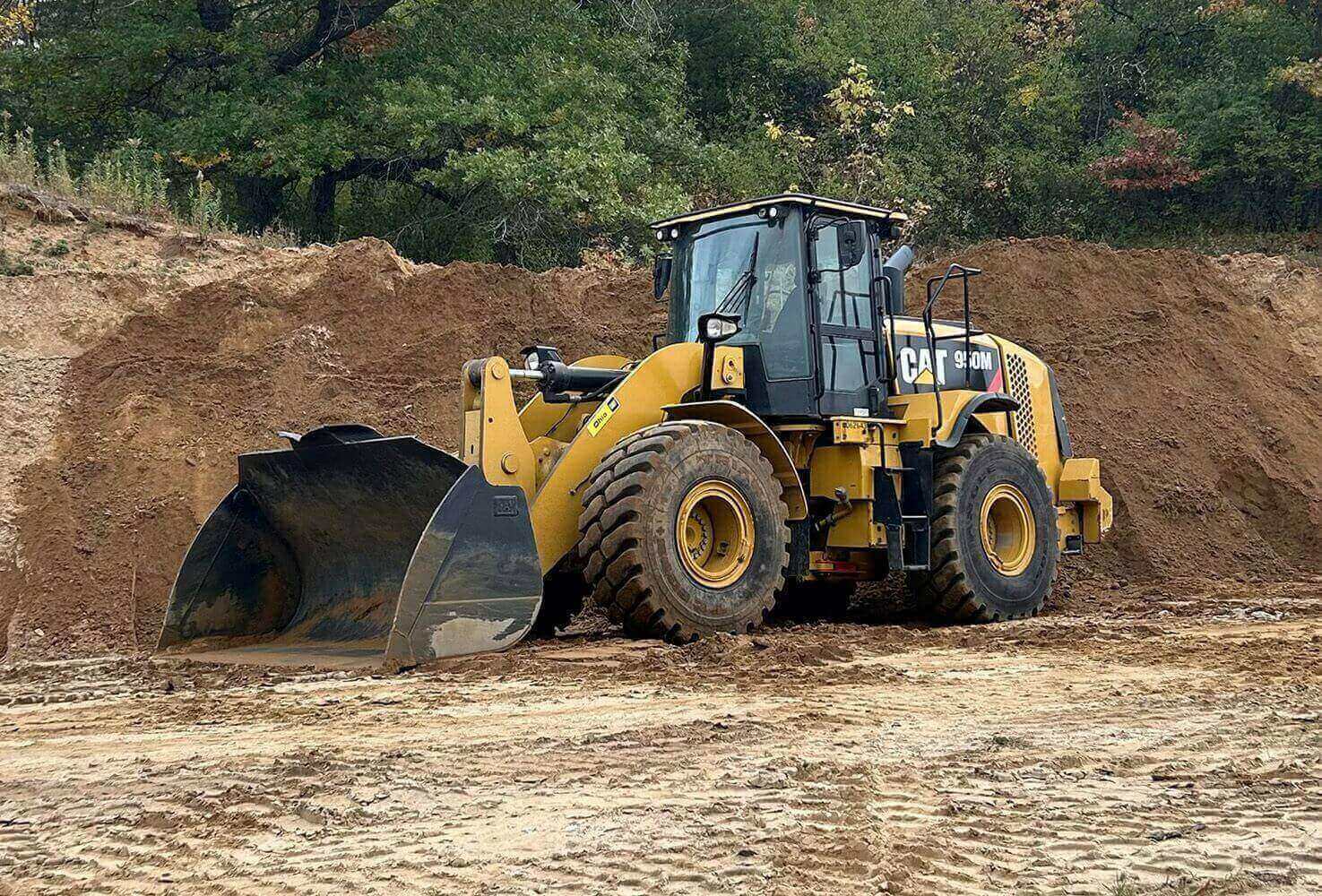 Wheel loader CAT